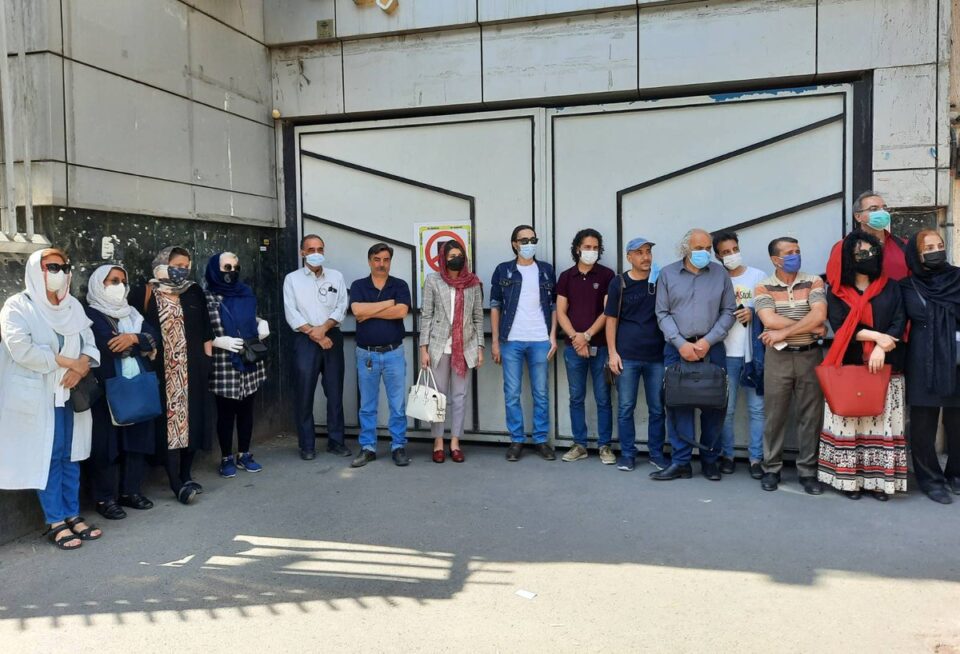 شکایت 16 فعال سیاسی ومدنی علیه عاملین شکنجه در سلول انفرادی