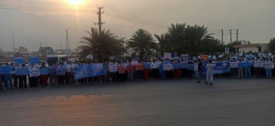 تجمع اعتراضی کارگران پارس جنوبی 1 تجمع اعتراضی کارگران پارس جنوبی 1