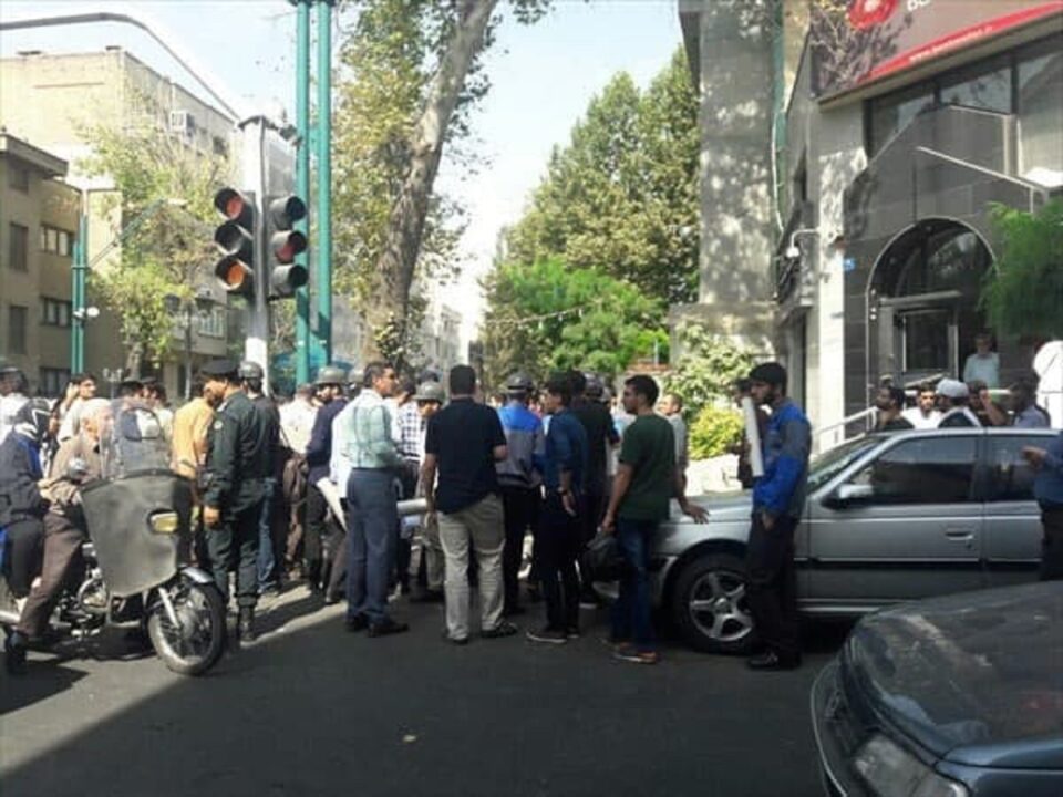 تجمع اعتراضی مالکان زمین‌های دارایی ارومیه برابر اداره تعاون2
