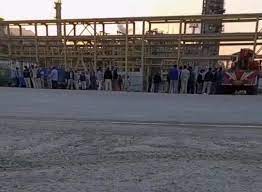 اعتصاب کارگران پتروشیمی مروارید عسلویه 1 اعتصاب کارگران پتروشیمی مروارید عسلویه