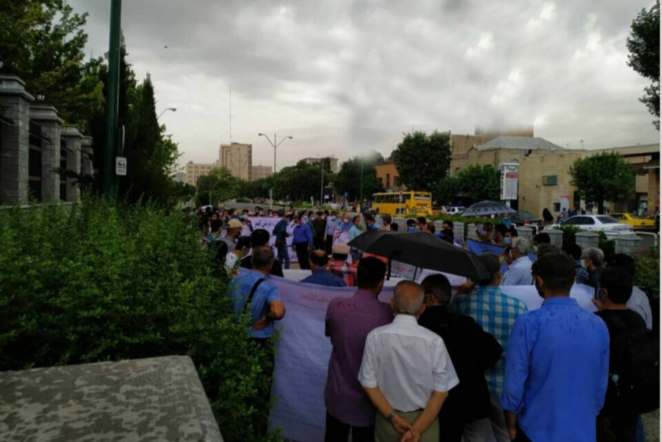 تجمع اعتراضی کارکنان نفت و گاز مسجد سلیمان1