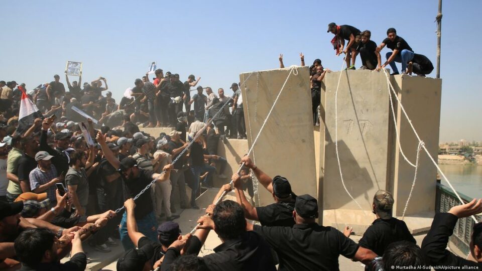 اشغال دوباره پارلمان عراق توسط معترضان