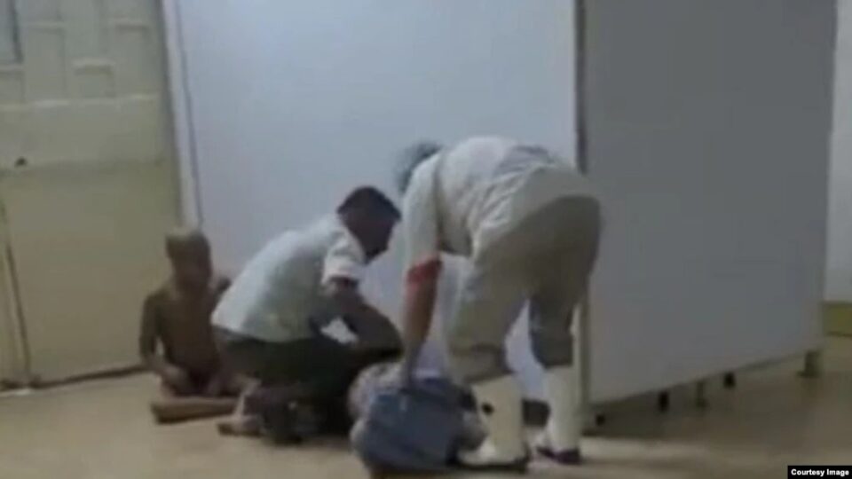 انتشار ویدیوئی از رفتار خشن با معلولان در مرکز توانبخشی اهواز