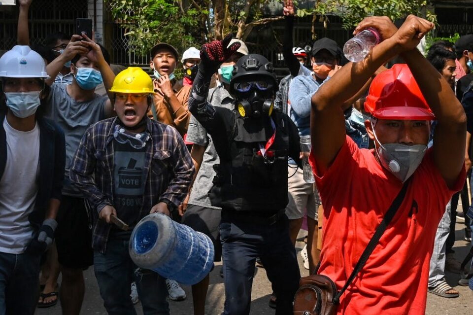 افزایش فشار بر اتحادیه های کارگری میانمار 1 افزایش فشار بر اتحادیه های کارگری میانمار2