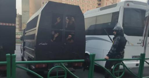 انتقال ده‌ها معترض بازداشت شده از سقز به زندان مرکزی همدان