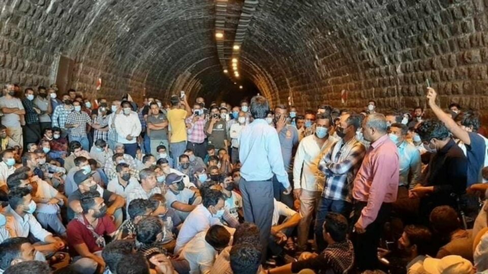 اعتراض کارگران بیکار شده‌ معدن کرومیت آسمینون 2