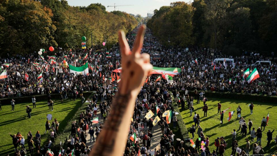 ادامه حمایت‌های جهانی از خیزش انقلابی مردم