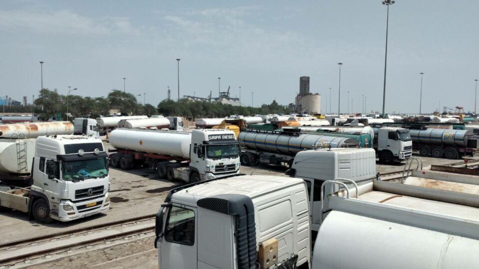 تداوم و گسترش اعتصابات سراسری کامیونداران