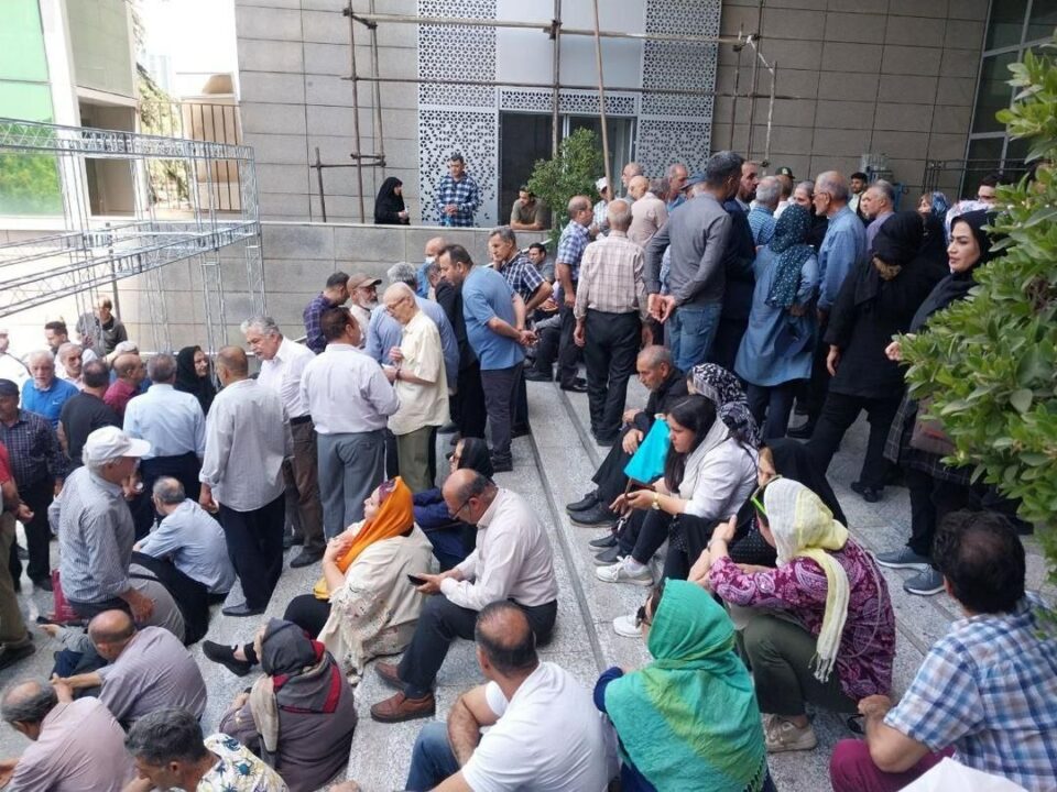تجمع اعتراضی مالکان زمین های شهرک سرخه حصار 2