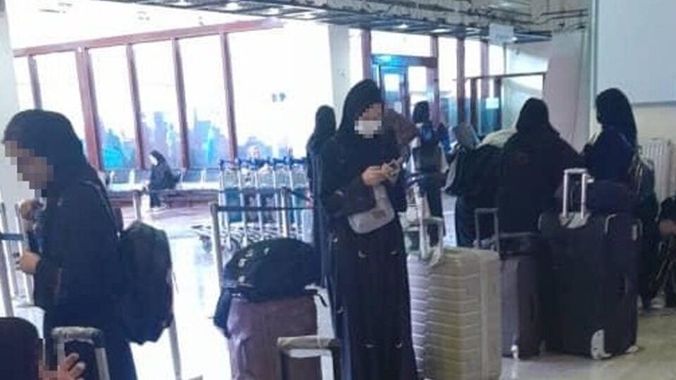 ممانعت حکومت طالبات از سفر دهها دانشجوی دختر به امارات