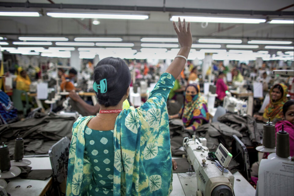 تجمع و راهپیمایی کارگران معترض صنایع پوشاک بنگلادش 1 تجمع و راهپیمایی کارگران معترض صنایع پوشاک بنگلادش 1