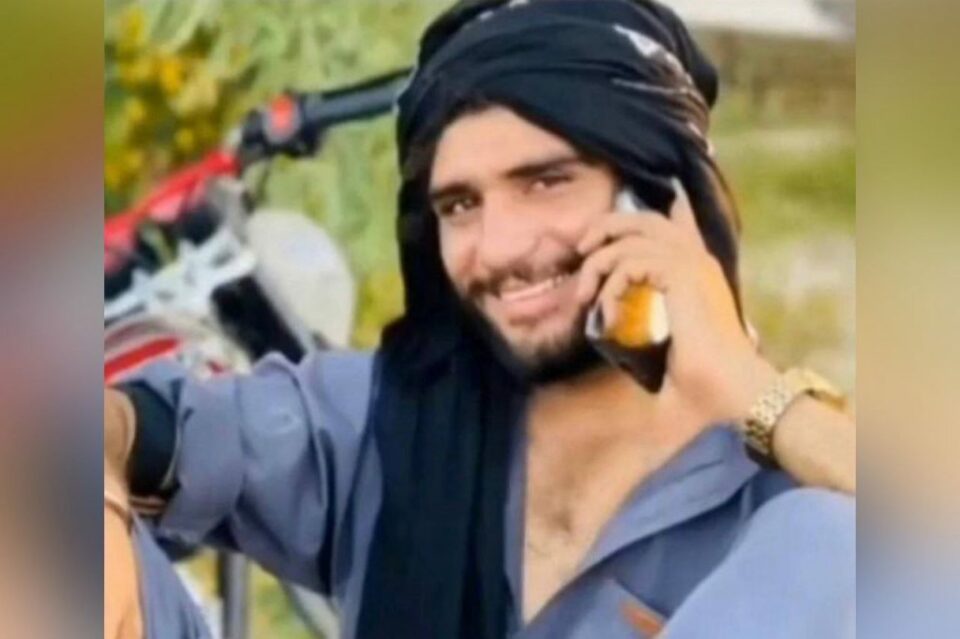 جان باختن یک سوختبر بلوچ ۶۰ ساله بر اثر تصادف خودرو در محور میرجاوه2