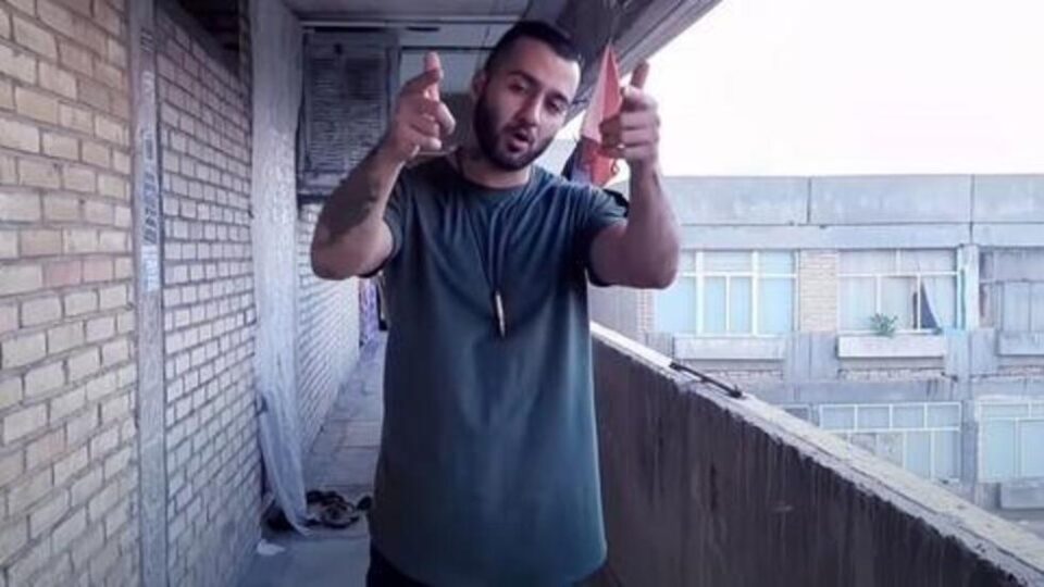 ادامه محرومیت و فشارها به توماج صالحی در زندان دستگرد اصفهان