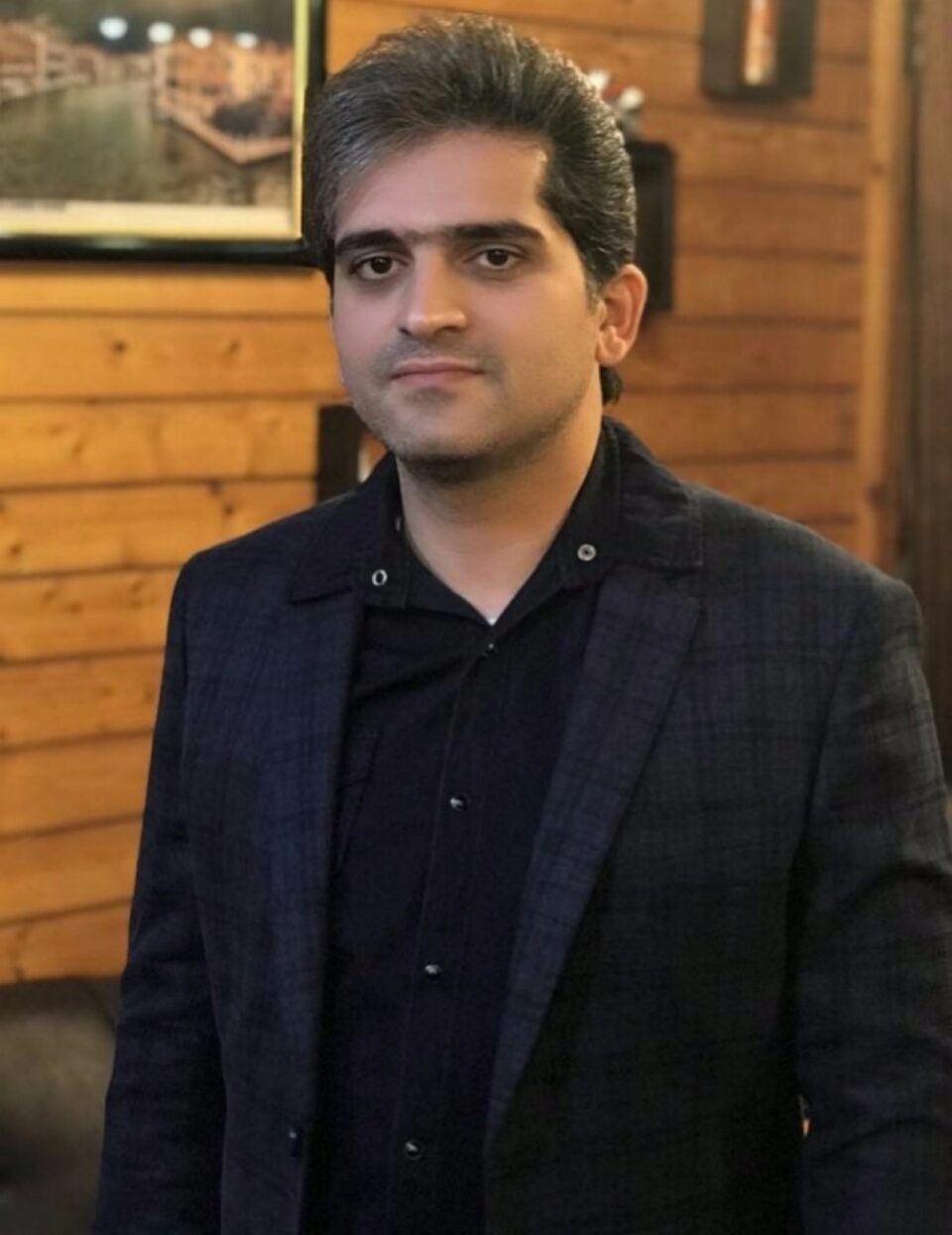 اخراج عزیز قاسم زاده معلم زندانی توسط وزارت آموزش و پرورش