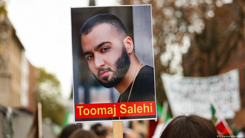 بیانیه انجمن قلم آمریکا در اعتراض به بازداشت و محکومیت مجدد توماج