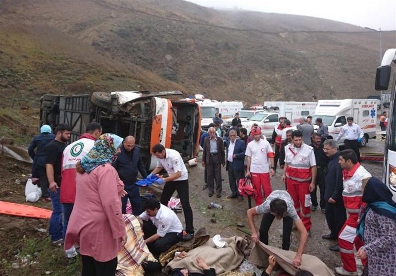 جانباختن دو کارگر و ۲۵ زخمی بر اثر واژگونی اتوبوس حامل کارگران5