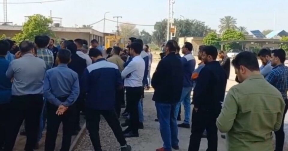 تداوم تجمع کارگران ام دی اف هفت‌تپه1