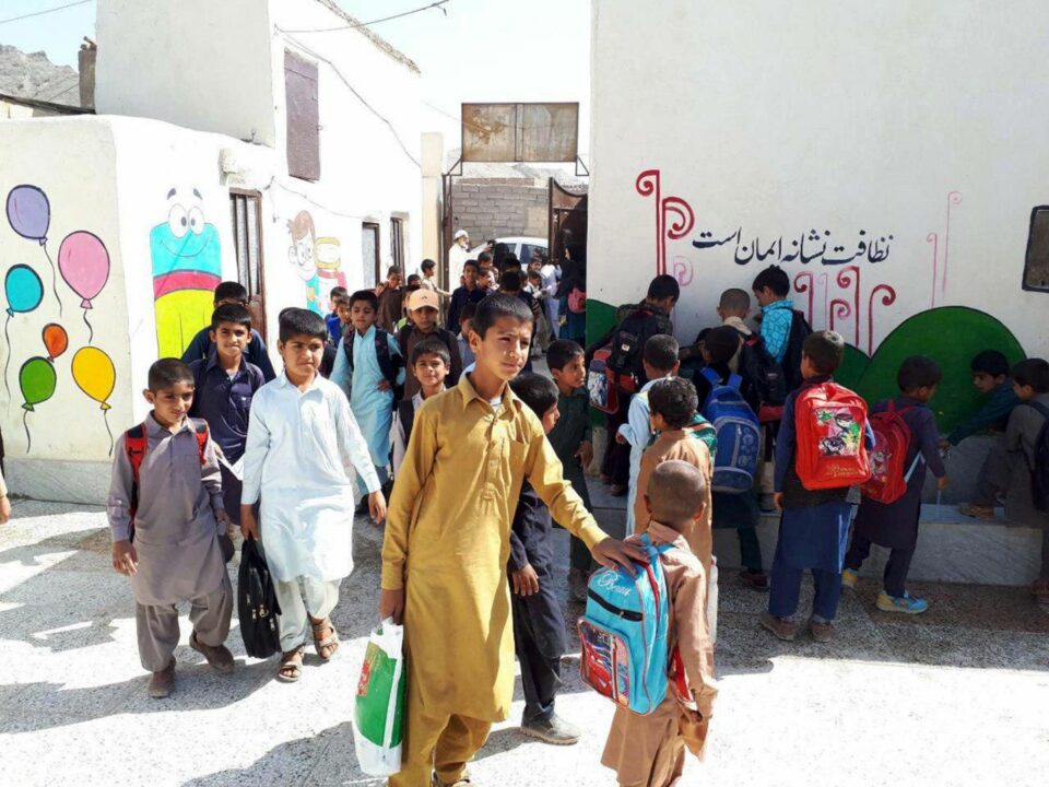 ضرب‌وشتم چند کودک دانش‌آموز توسط مدیر مدرسه در زاهدان3