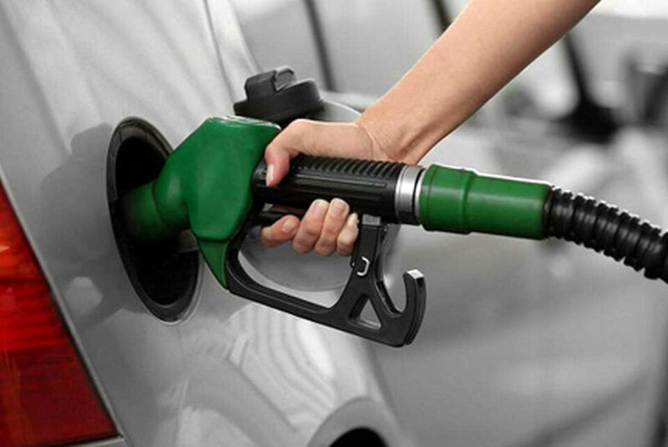 قطع کامل سهمیه بنزین تاکسی‌های اینترنتی 3