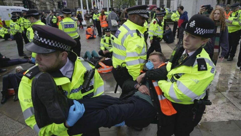 اعتراص شهروندان بریتانیایی به نقض حقوق پناهجویان در لندن