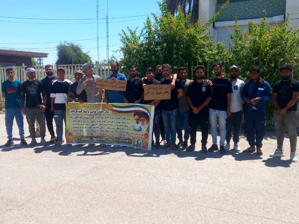 تجمع جوانان جویای کار مقابل کشت و صنعت هفت تپه