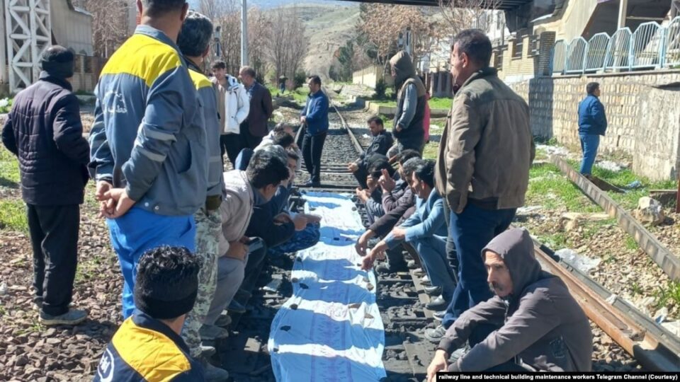 عدم پرداخت مطالبات و معوقات مزدی کارگران آبدار دلگان2 1