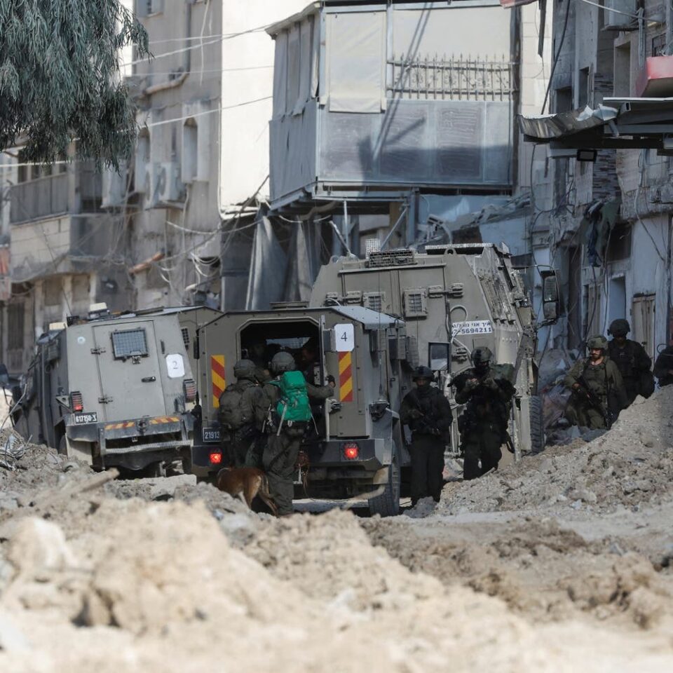 کشته شدن 6 نفر در پی نیروهای ارتش اسرائیل به استان طوباس 1 کشته شدن 6 نفر در پی نیروهای ارتش اسرائیل به استان طوباس3