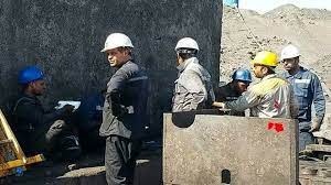 ادامه راهپیمایی اعتراضی کارگران معدن طزره در سمنان 1 ادامه راهپیمایی اعتراضی کارگران معدن طزره در سمنان3