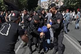 درگیری پلیس با معترضان در تظاهرات علیه رئیس جمهور کره جنوبی3