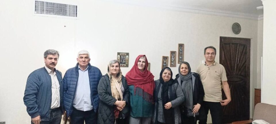 دیدار سندیکای کارگران شرکت واحد با خانواده داوود رضوی کارگر زندانی
