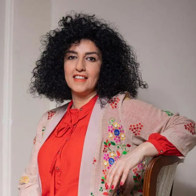 آزادی نرگس محمدی از زندان اوین 1 آزادی نرگس محمدی از زندان اوین2