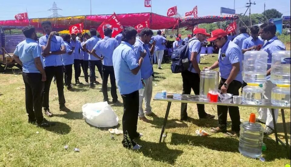 پیروزی کارگران سامسونگ در هندوستان پس از یکسال مقاومت 1 پیروزی کارگران سامسونگ در هندوستان پس از یکسال مقاومت1