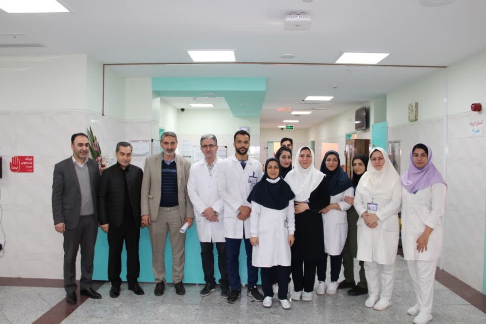 تجمع پرستاران و کادر درمان بیمارستان مردانی‌آذر تبریز