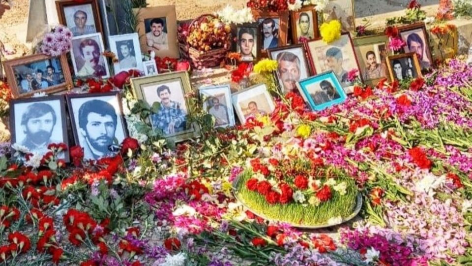 گرامیداشت یاد جان باختگان اعدام های حکومتی در خاوران تهران1