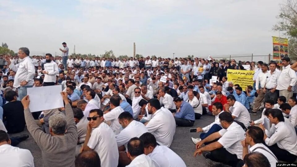 تداوم اعتصاب کارگران پالایشگاه دوازدهم در منطقه پارس2