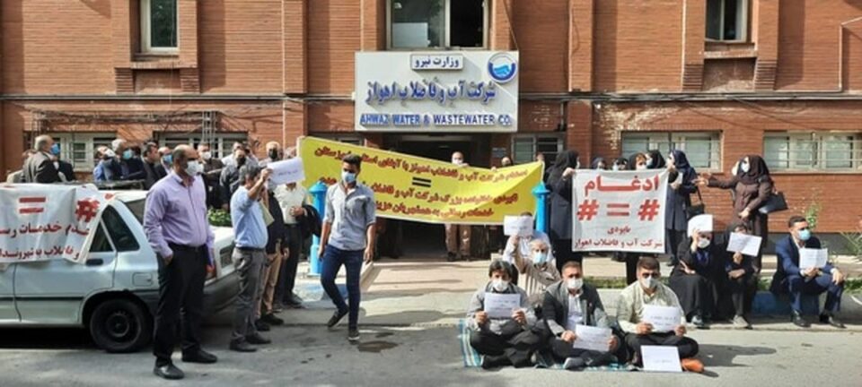 استمرار تجمع اعتراضی کارکنان آبدار آبفا خوزستان مقابل استانداری3