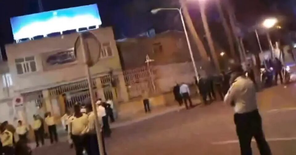 اعتراض مردم سبزوار به بحران آب و برق