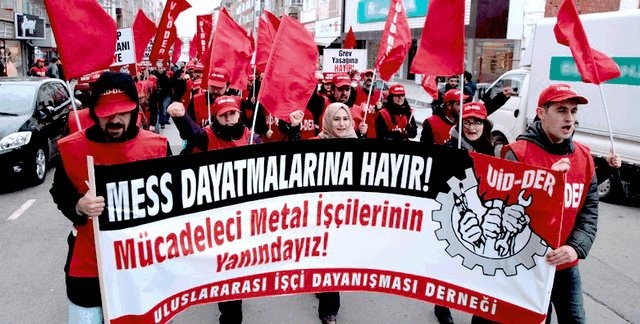اعتصاب کارگران صنایع فلزی کادیز اسپانیا و اعتراض از سازشکاری تشکل‌های