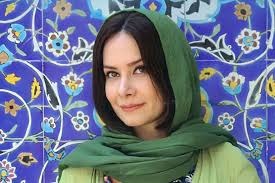 بازداشت مینا مشهدی مهدی هنرپیشه و کارگردان توسط اطلاعات در تهران