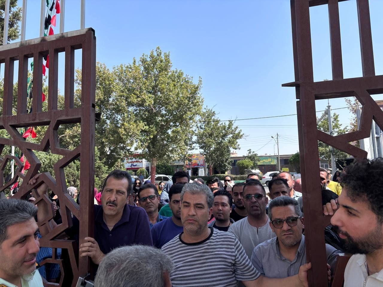 تجمع متقاضیان طرح ملی مسکن در شاهرود