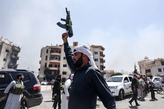 حمله افراد مسلح ناشناس به دادگستری زاهدان و کشته شدن چند نفر