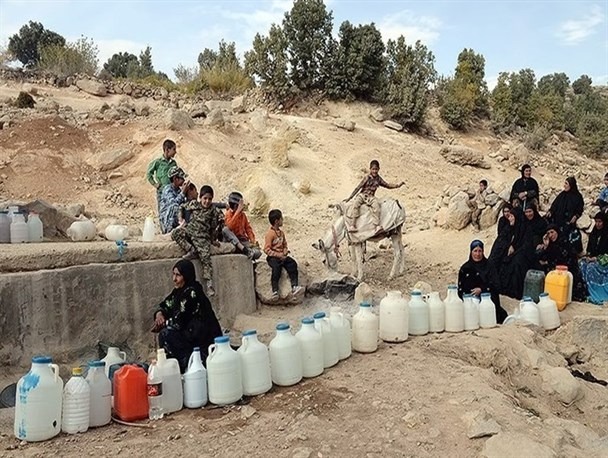 قطعی کامل دور روزه آب در محله چهار پشتکوه تا فلکه پسته در شهر خاش2