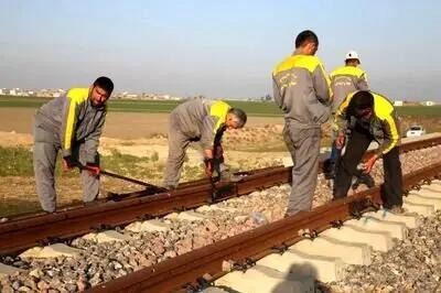 نارضایتی کارگران راه آهن جنوب نسبت به کار کردن در گرمای 50 درجه