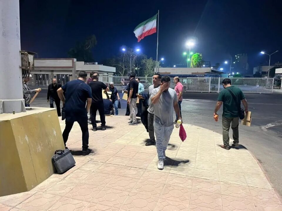 ادامه تجمع اعتراضی و صنفی کارگران ارکان ثالث پتروشیمی رازی