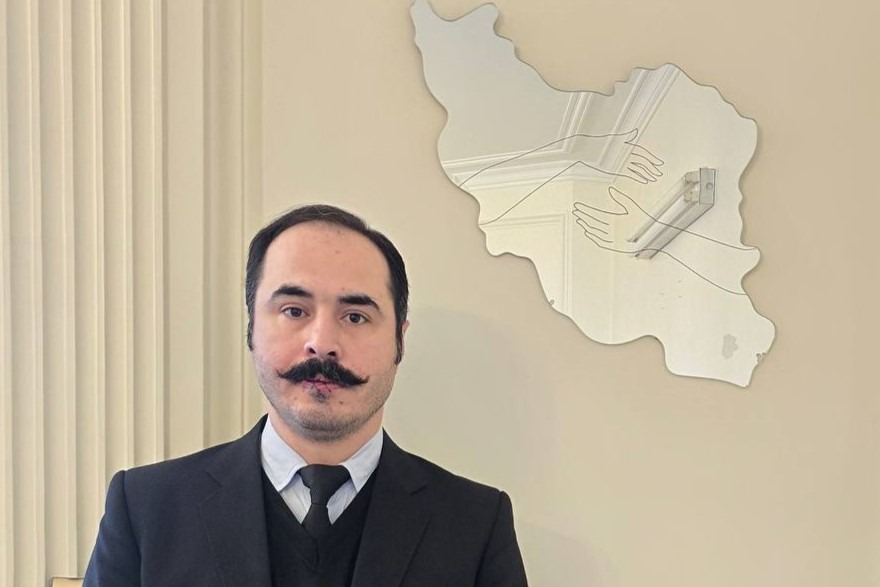 بلاتکلیفی حسین رونقی در پنجاه‌وسومین روز بازداشت در زندان قزلحصار