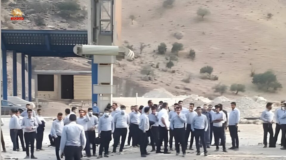 تجمع اعتراضی کارگران و کارکنان سد کارون 1