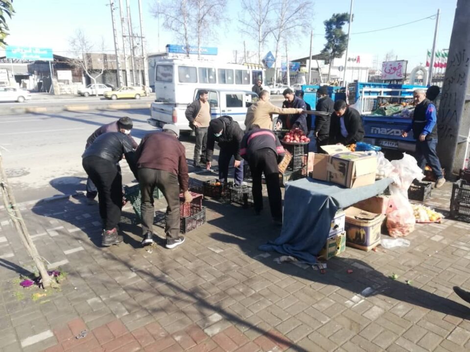 ضبط اموال و آزار میوه‌فروشان ایرانشهر توسط شهرداری1