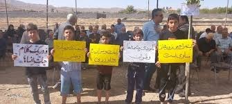 ادامه تجمع اعتراضی اهالی طرق‌رود اصفهان به فعالیت های معادن 1
