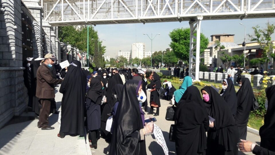 تجمع آموزش‌دهندگان نهضت سواد آموزی مقابل وزارت آموزش و پرورش2
