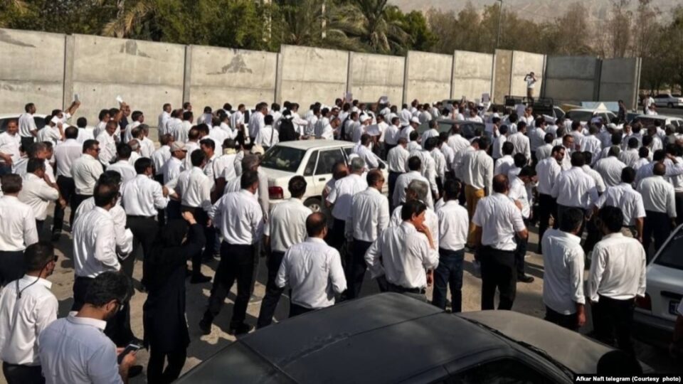 تجمع و تحصن گسترده کارگران پارس جنوبی 1